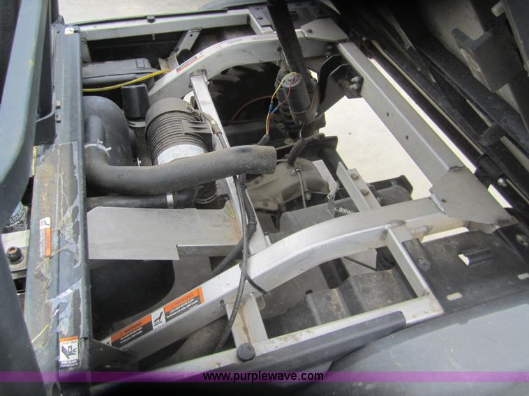 image for item 3050 2007 Bobcat 2200 utility vehicle