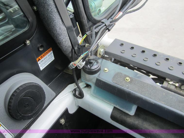 image for item 3051 2008 Bobcat S160 skid steer