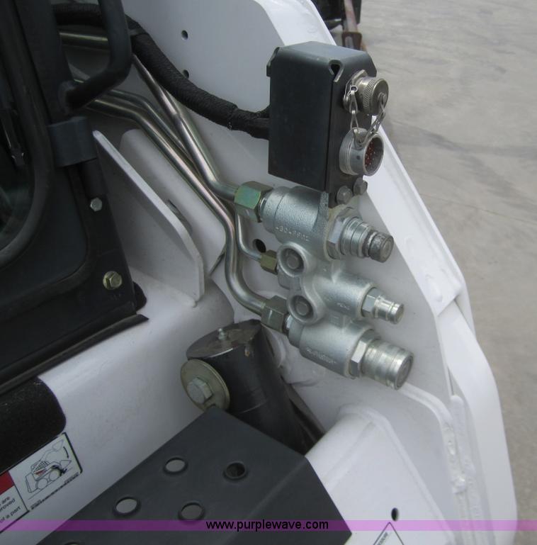 image for item 3051 2008 Bobcat S160 skid steer