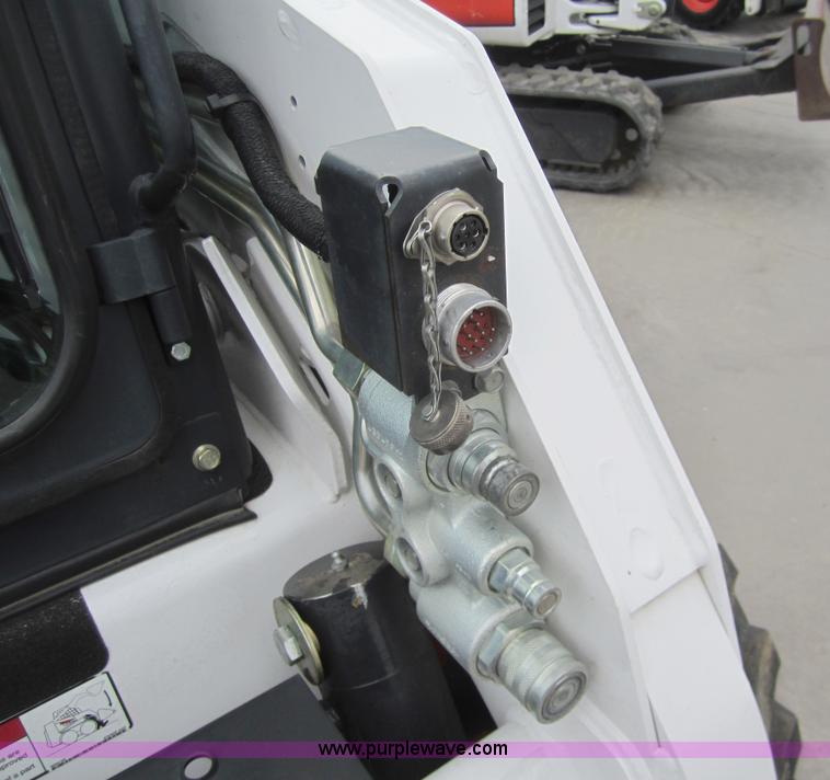 image for item 3051 2008 Bobcat S160 skid steer