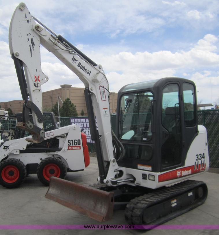 image for item 3052 2006 Bobcat 334 compact excavator
