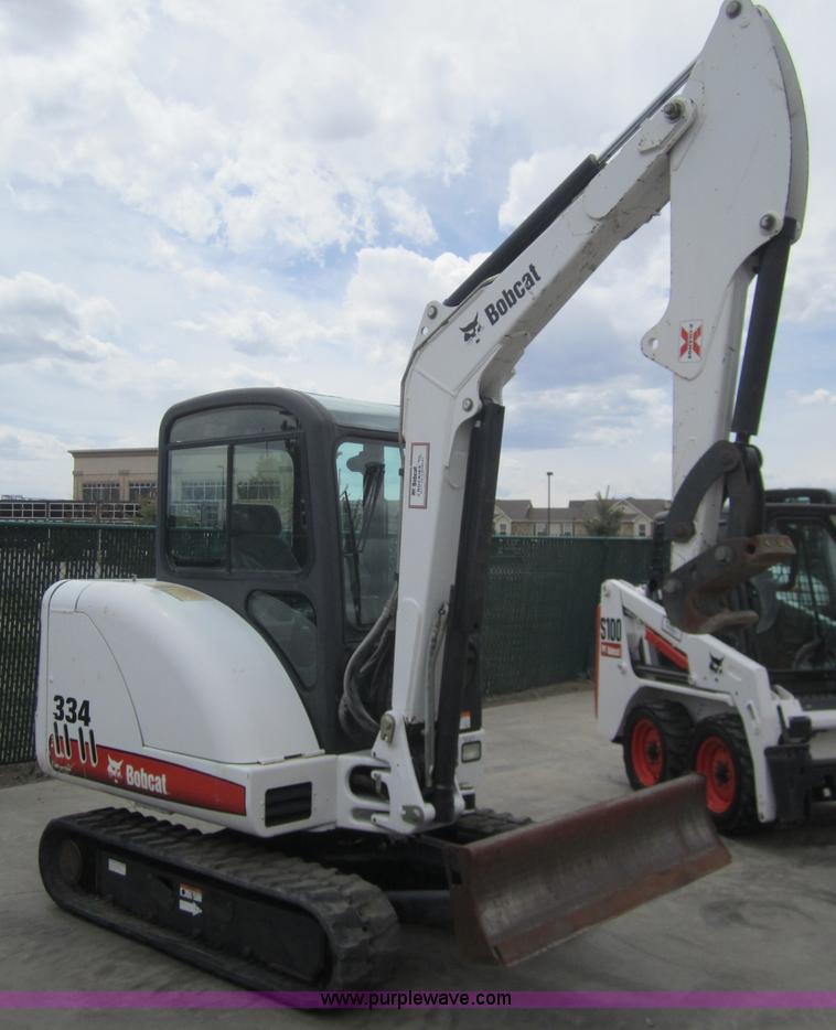 image for item 3052 2006 Bobcat 334 compact excavator