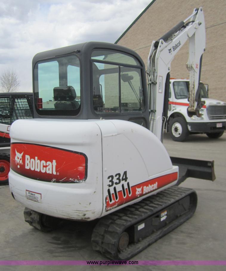 image for item 3052 2006 Bobcat 334 compact excavator