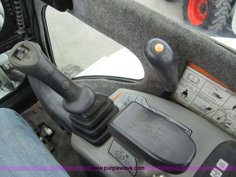 image for item 3052 2006 Bobcat 334 compact excavator