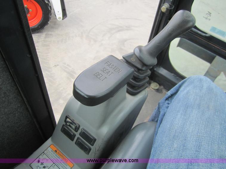 image for item 3052 2006 Bobcat 334 compact excavator
