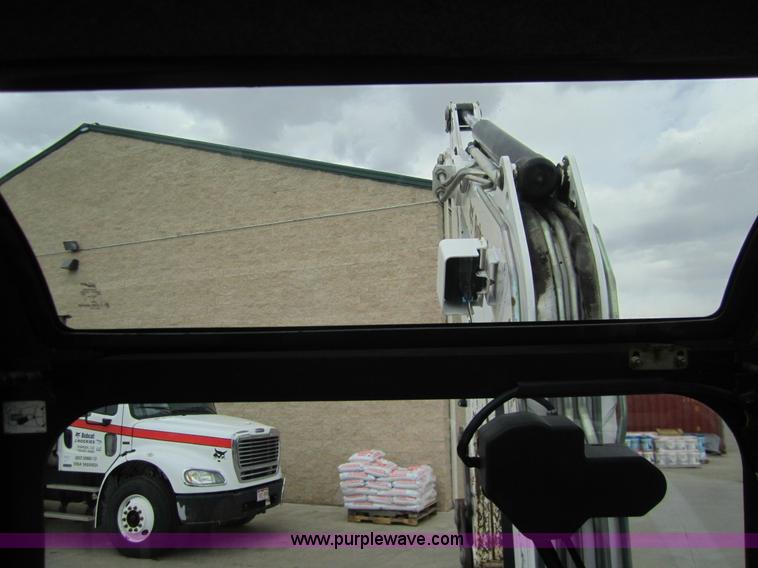 image for item 3052 2006 Bobcat 334 compact excavator