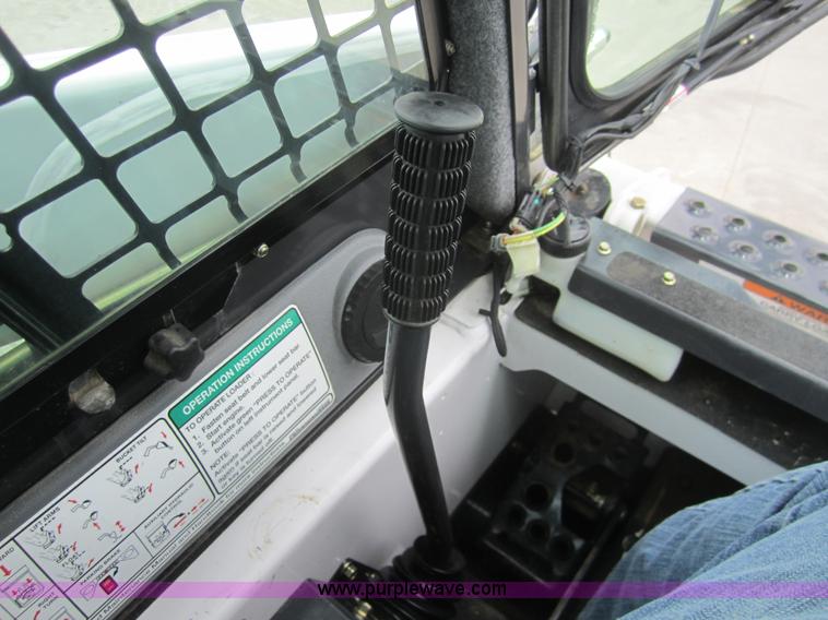 image for item 3053 2008 Bobcat S100 skid steer