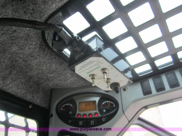 image for item 3053 2008 Bobcat S100 skid steer