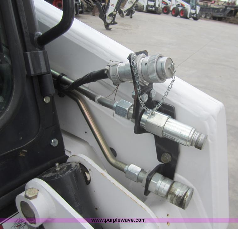 image for item 3053 2008 Bobcat S100 skid steer