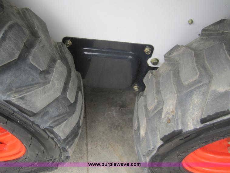 image for item 3053 2008 Bobcat S100 skid steer