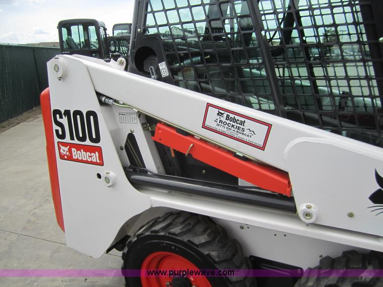 image for item 3053 2008 Bobcat S100 skid steer
