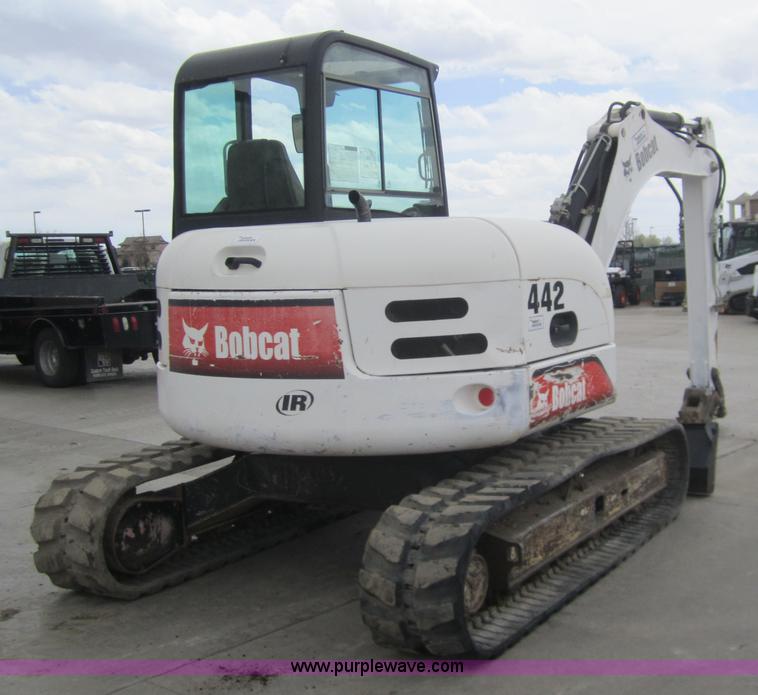 image for item 3054 2002 Bobcat 442-U compact excavator