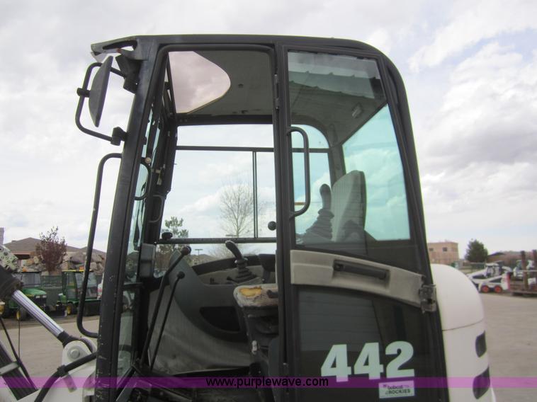 image for item 3054 2002 Bobcat 442-U compact excavator