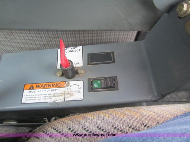 image for item 3054 2002 Bobcat 442-U compact excavator