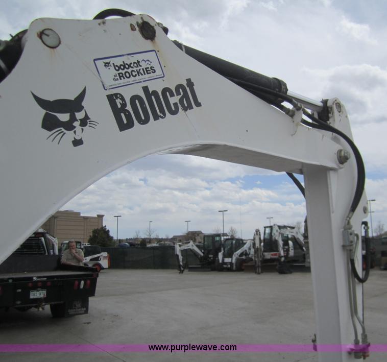 image for item 3054 2002 Bobcat 442-U compact excavator