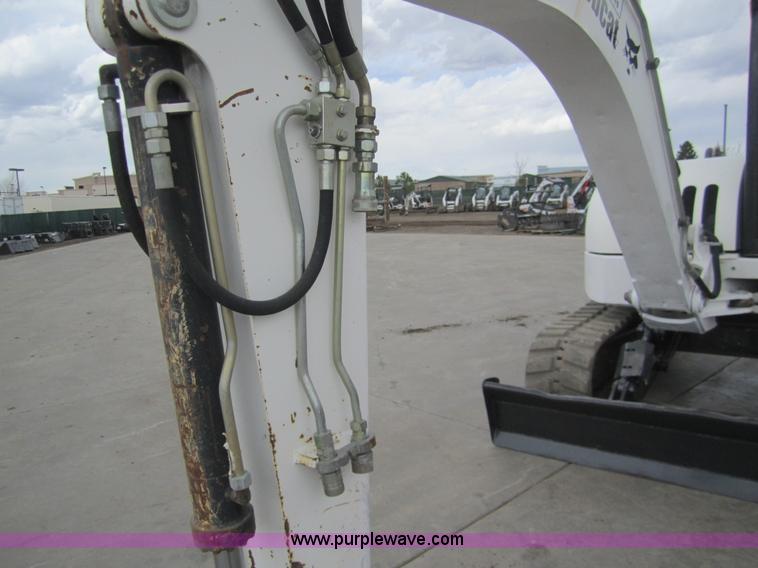 image for item 3054 2002 Bobcat 442-U compact excavator