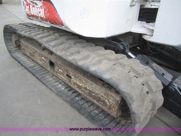 image for item 3054 2002 Bobcat 442-U compact excavator