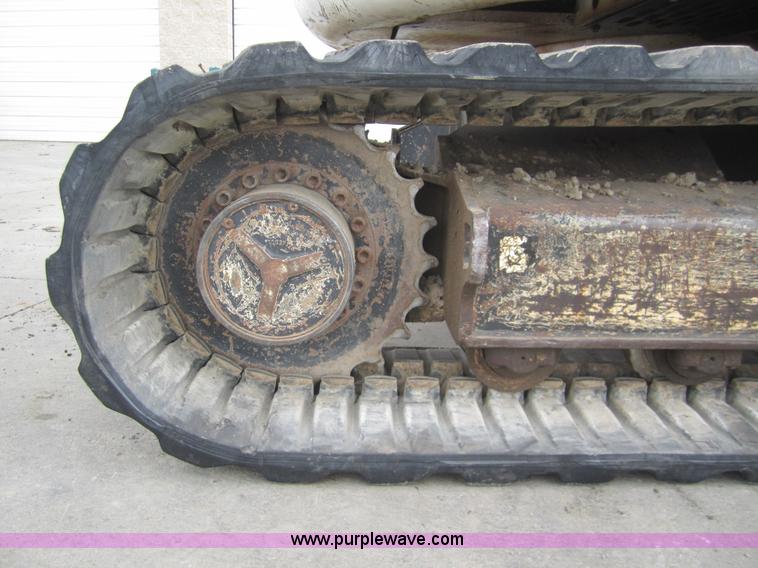 image for item 3054 2002 Bobcat 442-U compact excavator