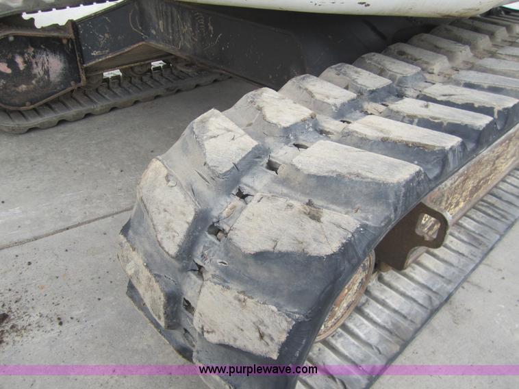 image for item 3054 2002 Bobcat 442-U compact excavator