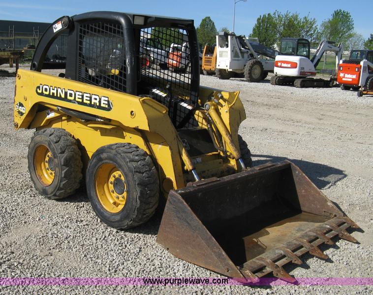 image for item 8007 John Deere 240 skid loader