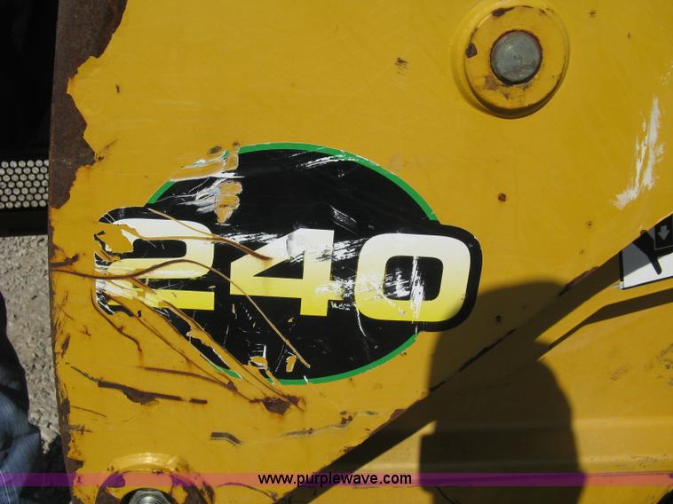 image for item 8007 John Deere 240 skid loader