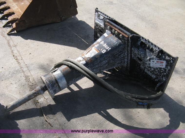 image for item 8042 2007 Bobcat HB880 breaker