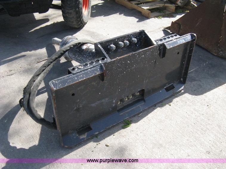 image for item 8042 2007 Bobcat HB880 breaker