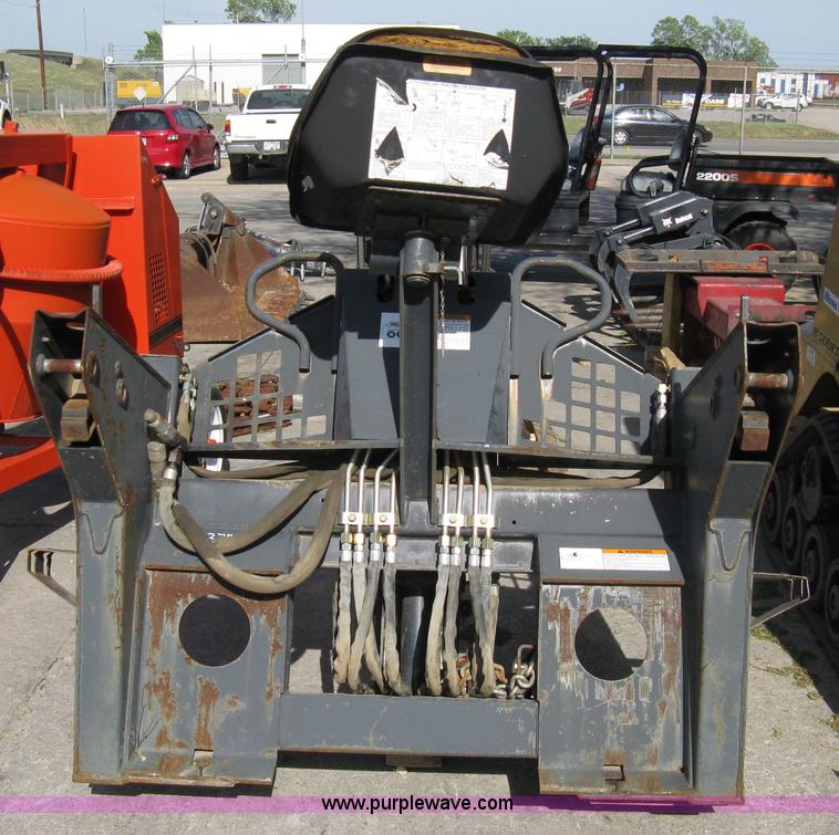 image for item 8045 2006 Bobcat 709 backhoe attachment