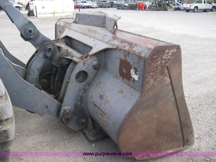 image for item 8049 1994 Volvo BM L70B wheel loader