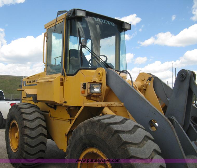 image for item 8049 1994 Volvo BM L70B wheel loader