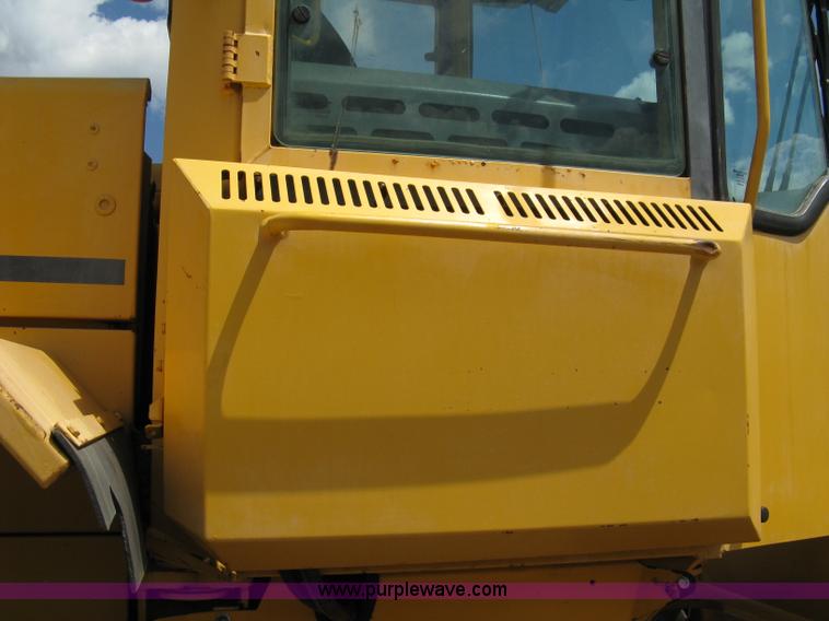 image for item 8049 1994 Volvo BM L70B wheel loader