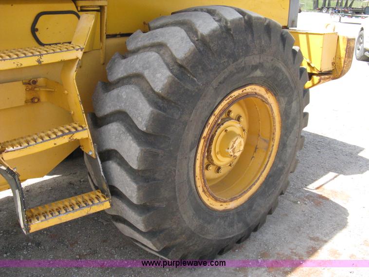 image for item 8049 1994 Volvo BM L70B wheel loader