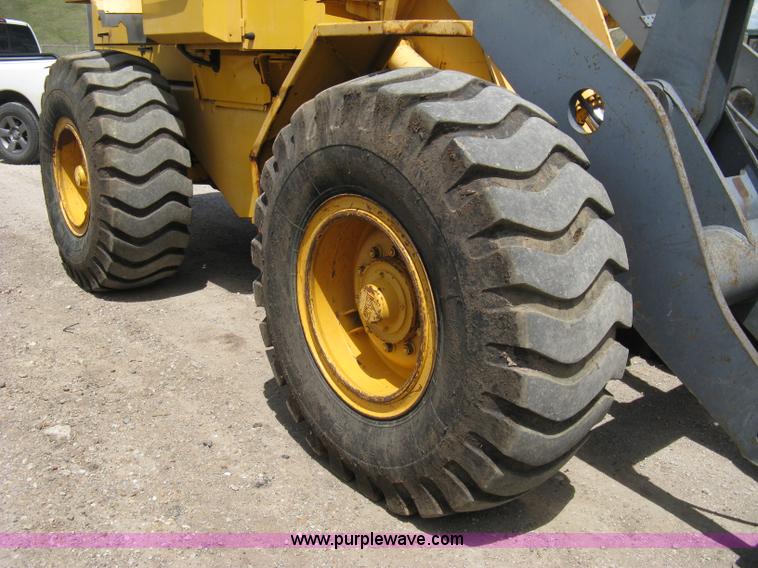 image for item 8049 1994 Volvo BM L70B wheel loader