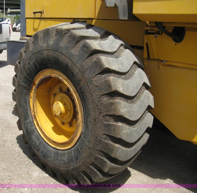 image for item 8049 1994 Volvo BM L70B wheel loader