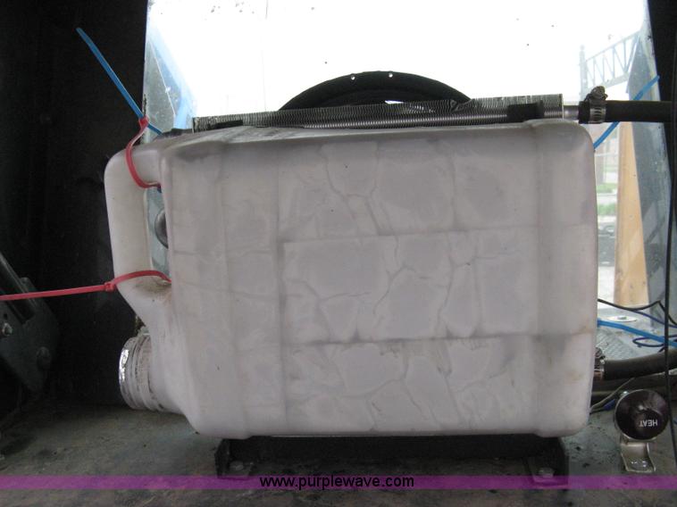 image for item 8133 Case 70XT skid steer