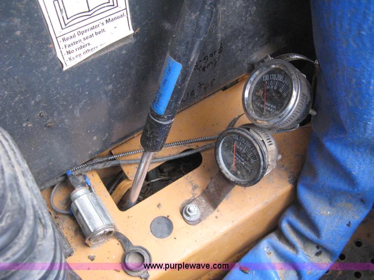 image for item 8133 Case 70XT skid steer