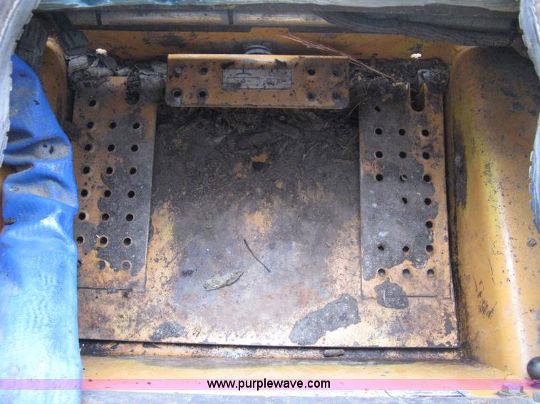 image for item 8133 Case 70XT skid steer