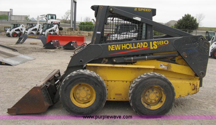 image for item 8135 2000 New Holland LS180 skid loader