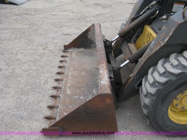 image for item 8135 2000 New Holland LS180 skid loader