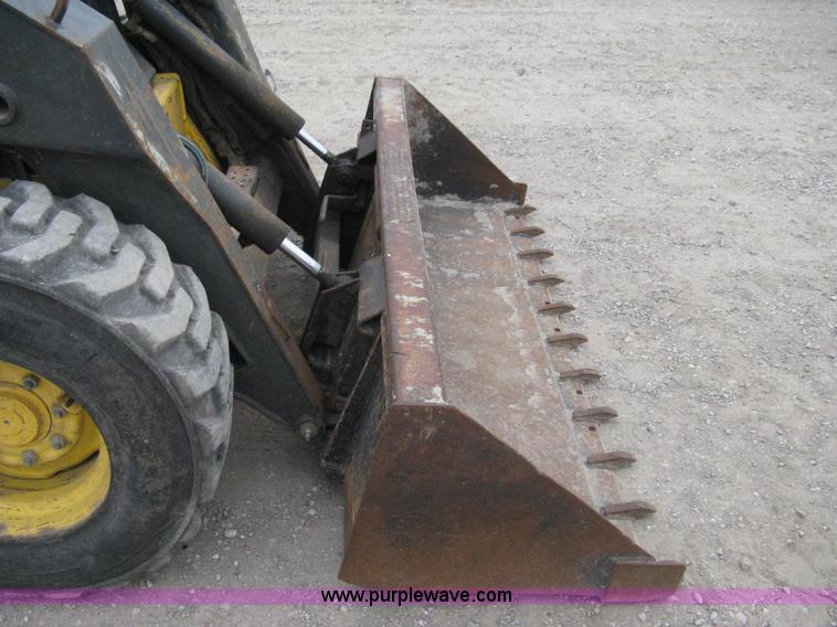 image for item 8135 2000 New Holland LS180 skid loader