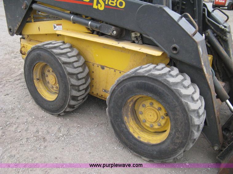 image for item 8135 2000 New Holland LS180 skid loader