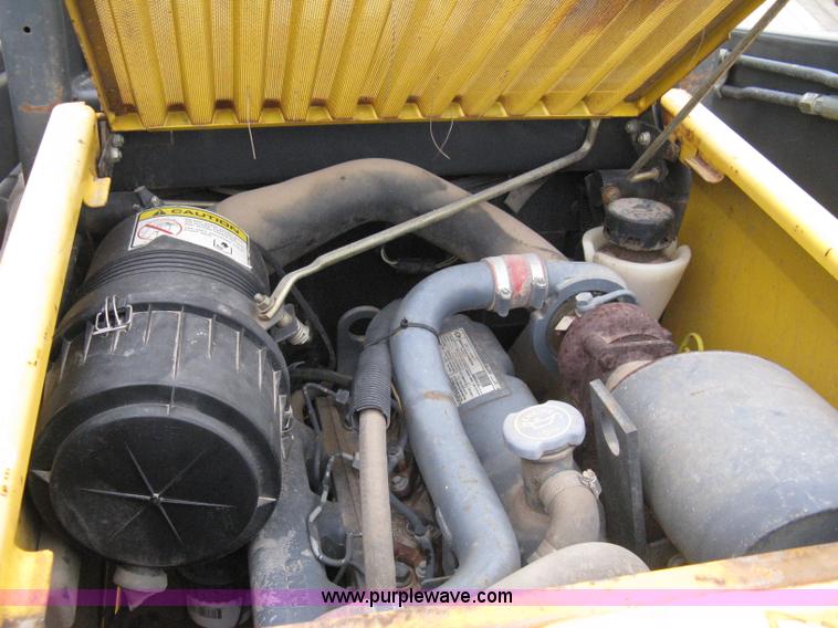 image for item 8135 2000 New Holland LS180 skid loader