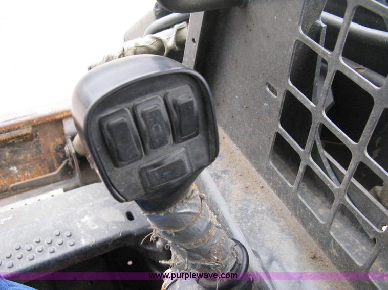 image for item 8135 2000 New Holland LS180 skid loader