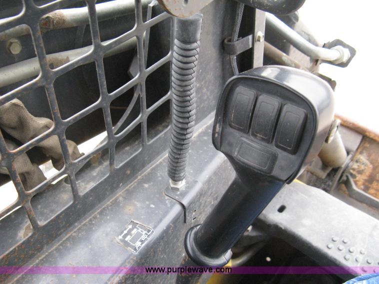 image for item 8135 2000 New Holland LS180 skid loader