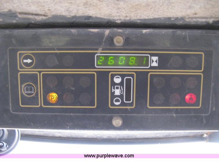 image for item 8135 2000 New Holland LS180 skid loader