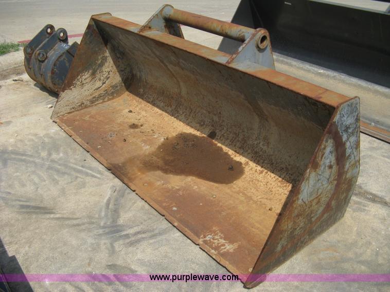 image for item 8145 Bobcat GP bucket