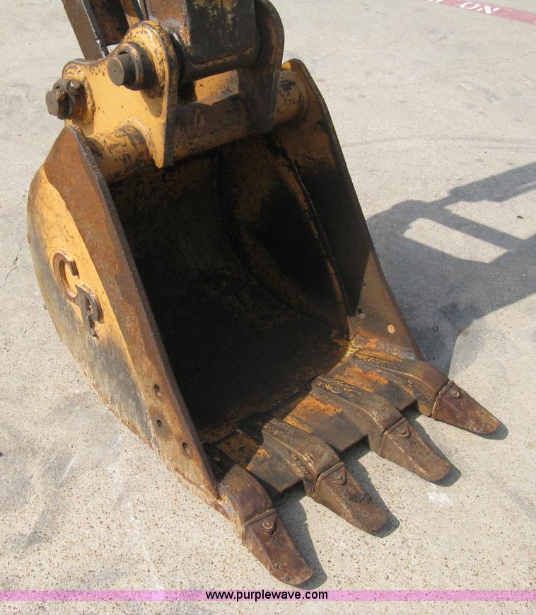 image for item 8156 2003 Case CX36 ZTS compact excavator