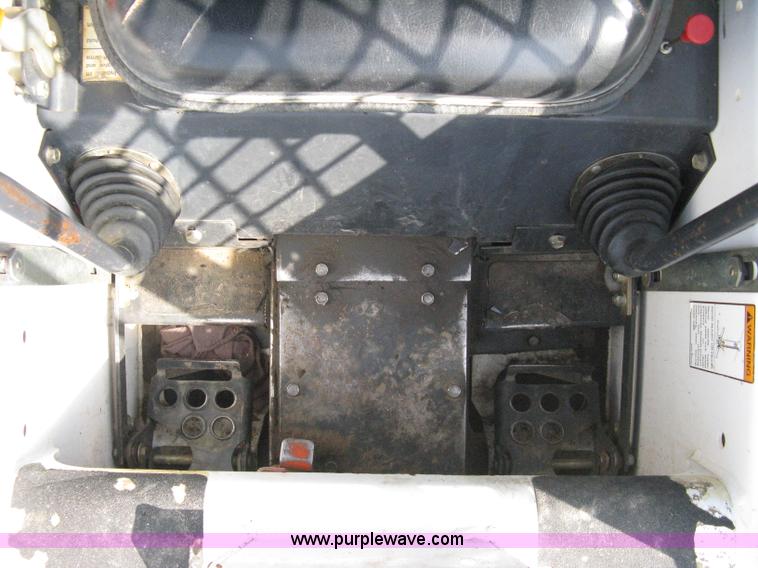 image for item 8158 1995 Bobcat 553 skid loader