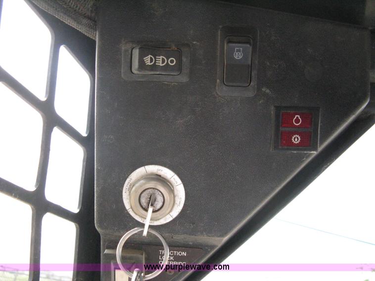 image for item 8158 1995 Bobcat 553 skid loader