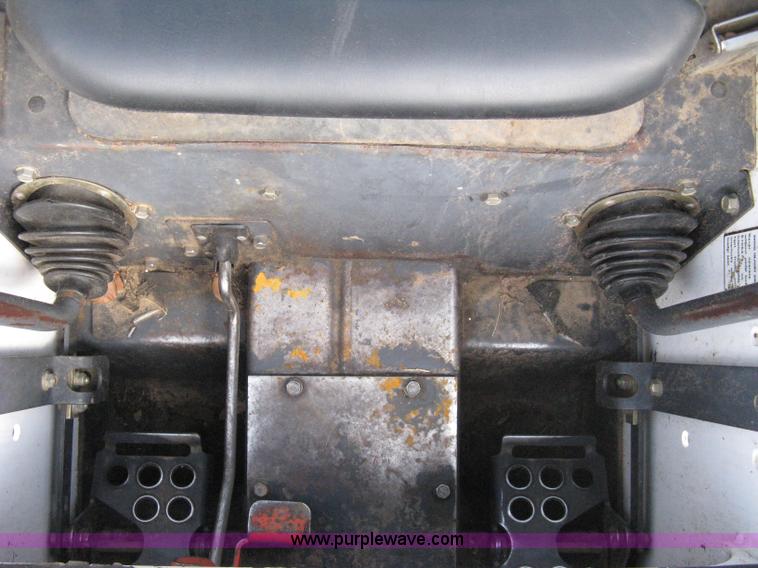 image for item 8159 1993 Bobcat 753 skid loader